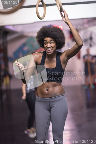 Image of black woman doing dipping exercise