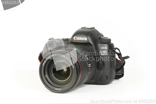 Image of Canon EOS 5D mark IV