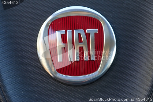 Image of Fiat car logo