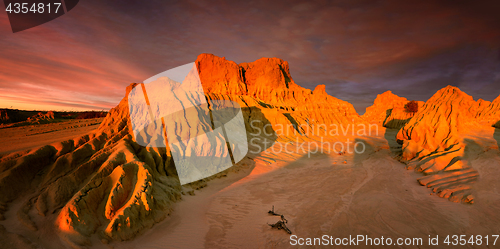 Image of Setting sun over Red Top in Australian outback