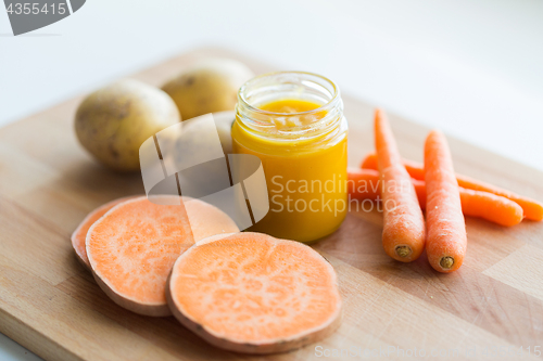 Image of vegetable puree or baby food in glass jar