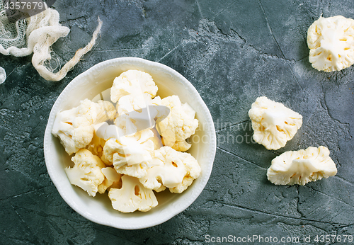 Image of raw cauliflower