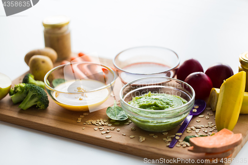 Image of vegetable puree or baby food in glass bowls