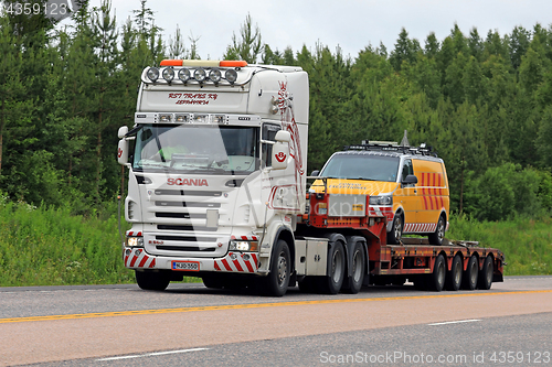 Image of Scania Truck Transports Pilot Vehicle