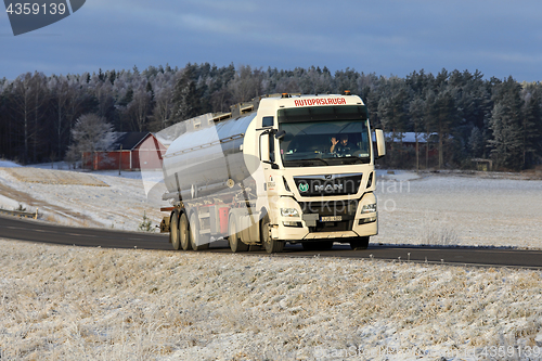 Image of White MAN Semi Tanker Liquid Transport in Winter