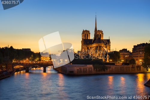 Image of Notre Dame night