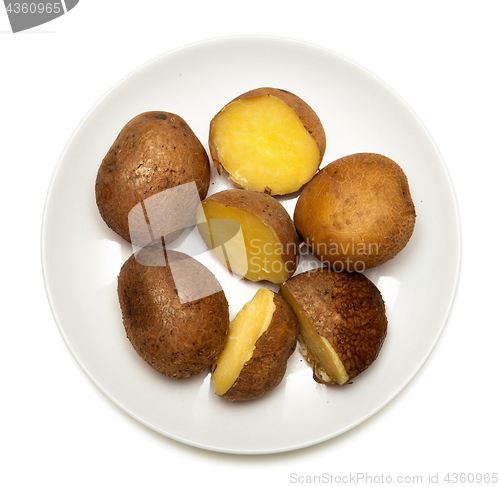 Image of unpeeled boiled potatoes 