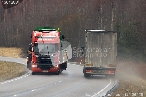 Image of Truck Yields Oversize Load Transport