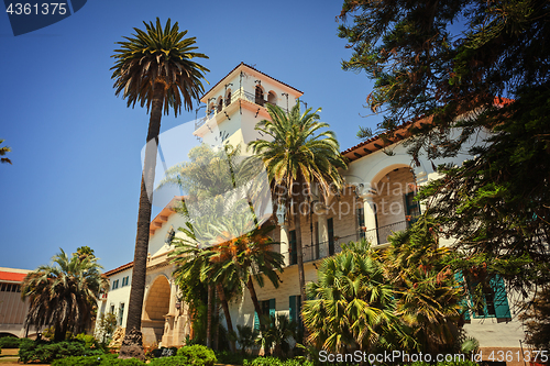 Image of courthouse in Santa Barbara, California