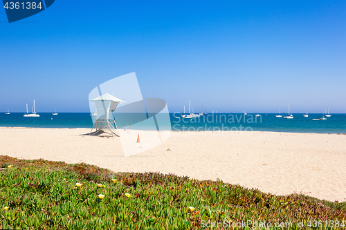 Image of Lifeguard hut on Santa Barbara beach