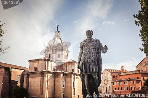 Image of Julius Caesar statue in Rome