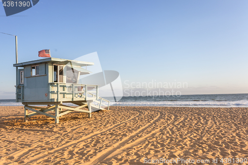 Image of Lifeguard cabin on Santa Monica beach