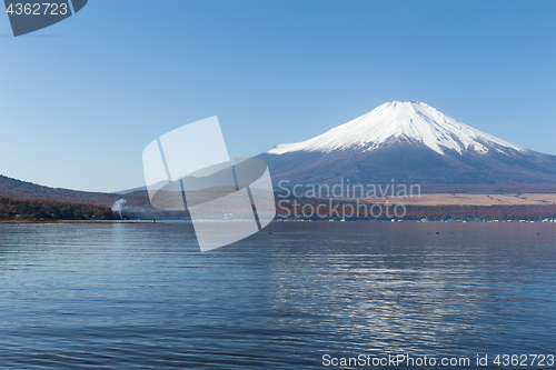 Image of Mount Fuji and Lake Yamanaka