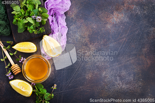 Image of honey with lemon