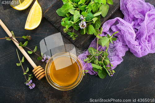 Image of honey with lemon