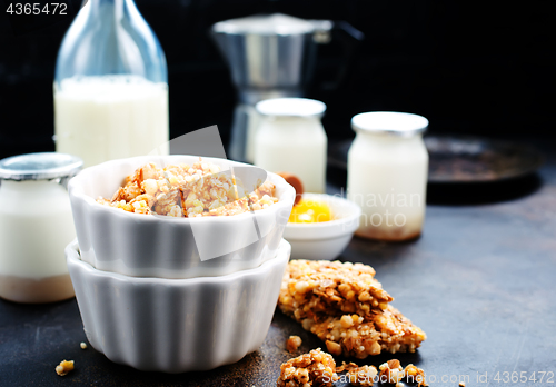 Image of granola