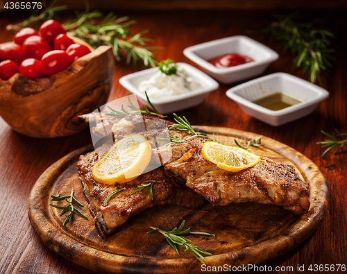 Image of BBQ spare ribs with herbs