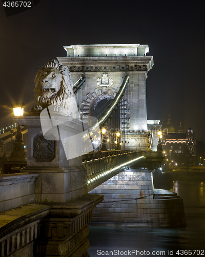 Image of Széchenyi Lanchíd (Chain Bridge)