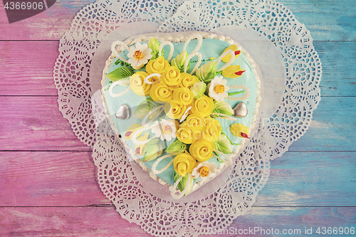 Image of wedding cake with flowers