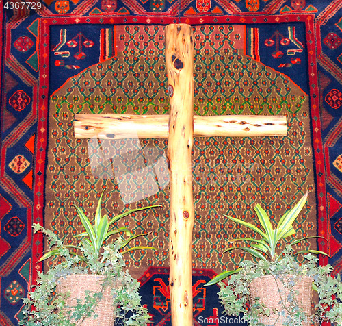 Image of Wooden cross.