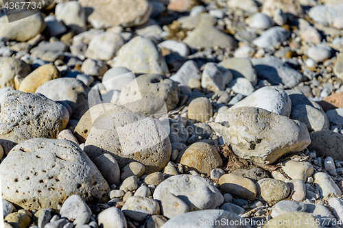 Image of The large pebbles