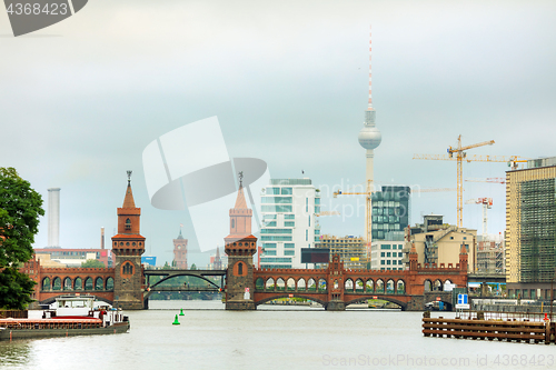 Image of Oberbaum bridge in Berlin