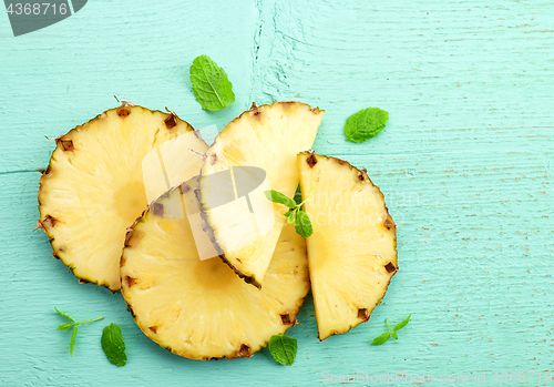 Image of slices of pineapple