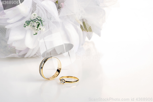 Image of Beautiful gold wedding rings