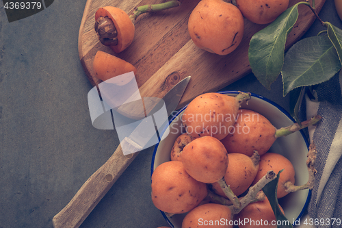 Image of loquats on kitchen counter
