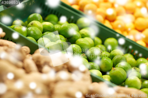 Image of limes at grocery store or market