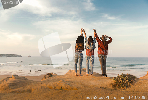 Image of Girls looking the ocean