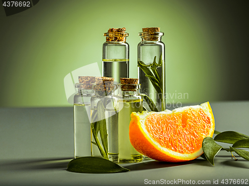 Image of oranges oil and Orange