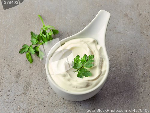 Image of bowl of sour cream