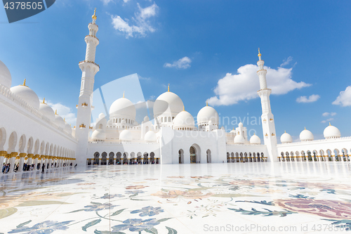 Image of Sheikh Zayed Grand Mosque, Abu Dhabi, United Arab Emirates.