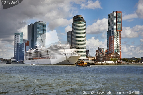 Image of Rotterdam from the water