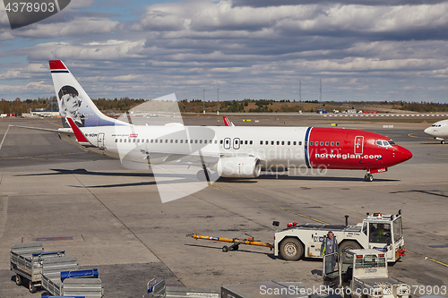 Image of Plane boarding at the terminal