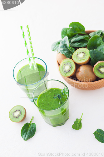 Image of glass of green smoothie