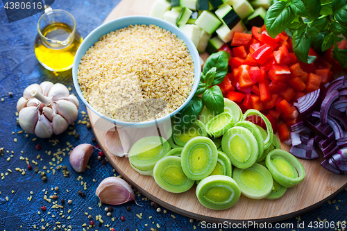 Image of bulgur with fresh vegetables