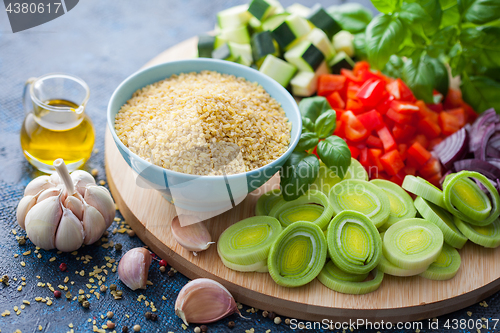 Image of bulgur with fresh vegetables