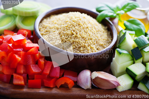 Image of bulgur with fresh vegetables