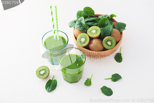 Image of glass of green smoothie