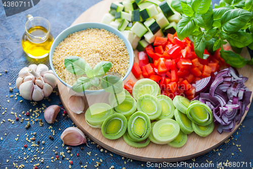 Image of bulgur with fresh vegetables