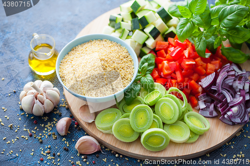 Image of bulgur with fresh vegetables