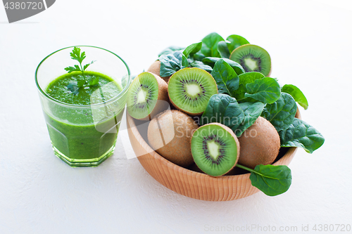 Image of glass of green smoothie