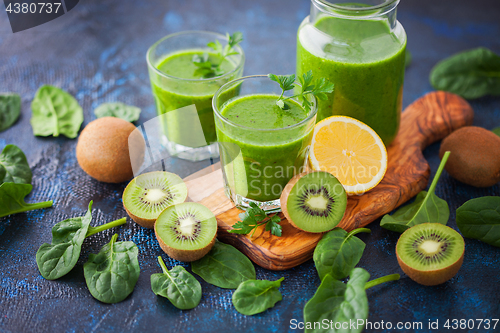 Image of healthy green smoothie