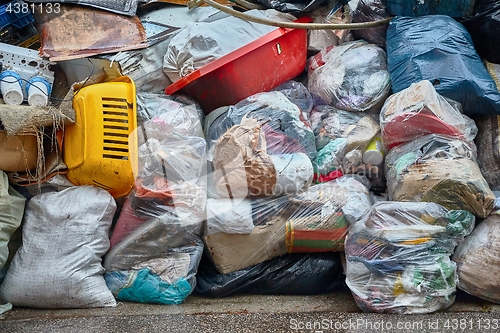 Image of Mountain of trash