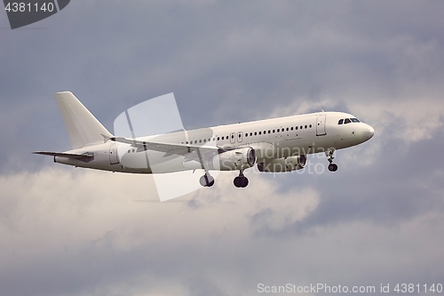 Image of Pessanger Aircraft landing