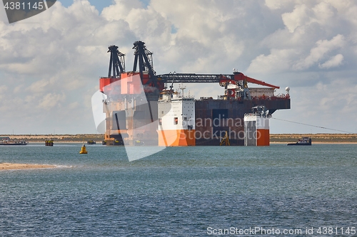 Image of Offshore crane platform