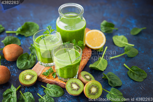 Image of healthy green smoothie