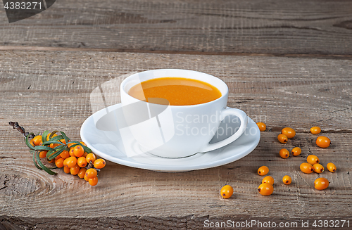 Image of Seabuckthorn juice and berries